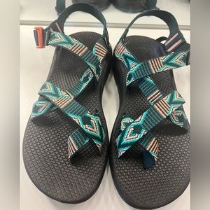 Women’s size 8 Chaco